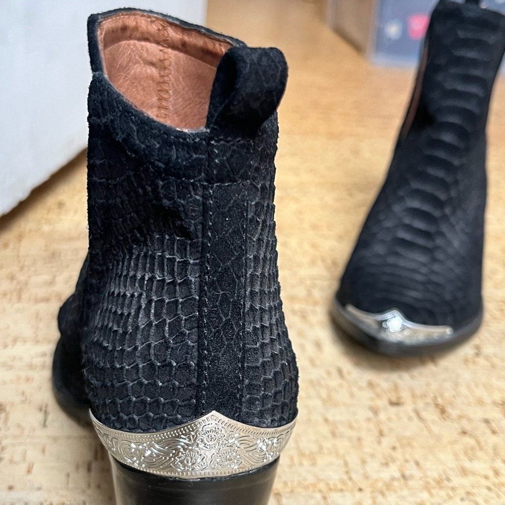 Jeffrey Campbell Cromwell boot - Picture 2 of 5